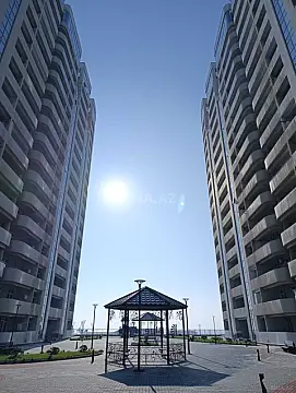 Satılır 4 otaqlı mənzil 220.5 m²