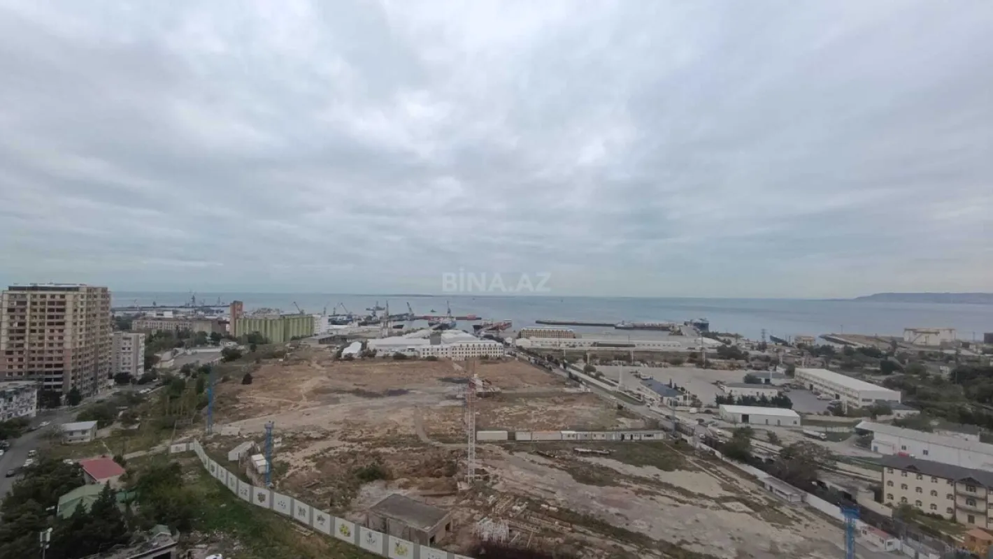 Satılır 4 otaqlı mənzil 220.5 m²