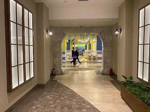 Satılır 4 otaqlı mənzil 220.5 m²