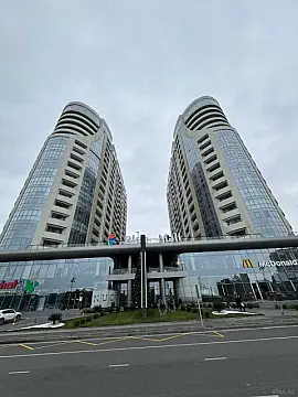 Satılır 4 otaqlı mənzil 220.5 m²