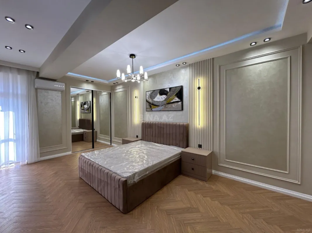 Satılır 4 otaqlı mənzil 137 m²