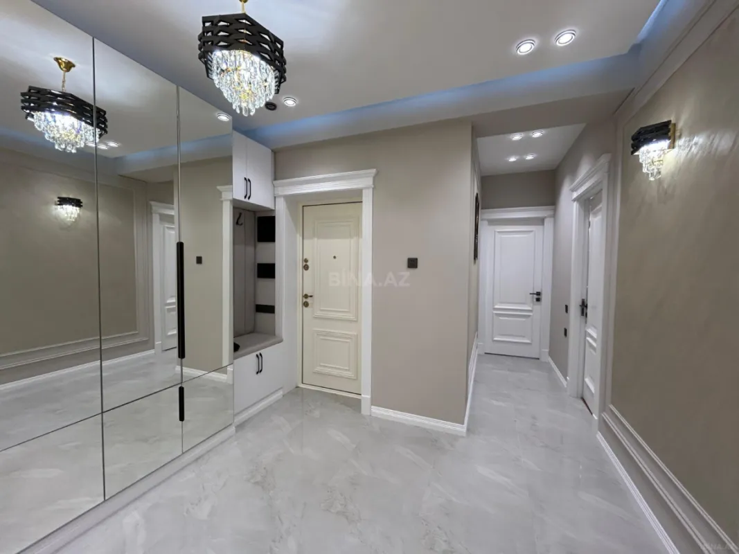 Satılır 4 otaqlı mənzil 137 m²