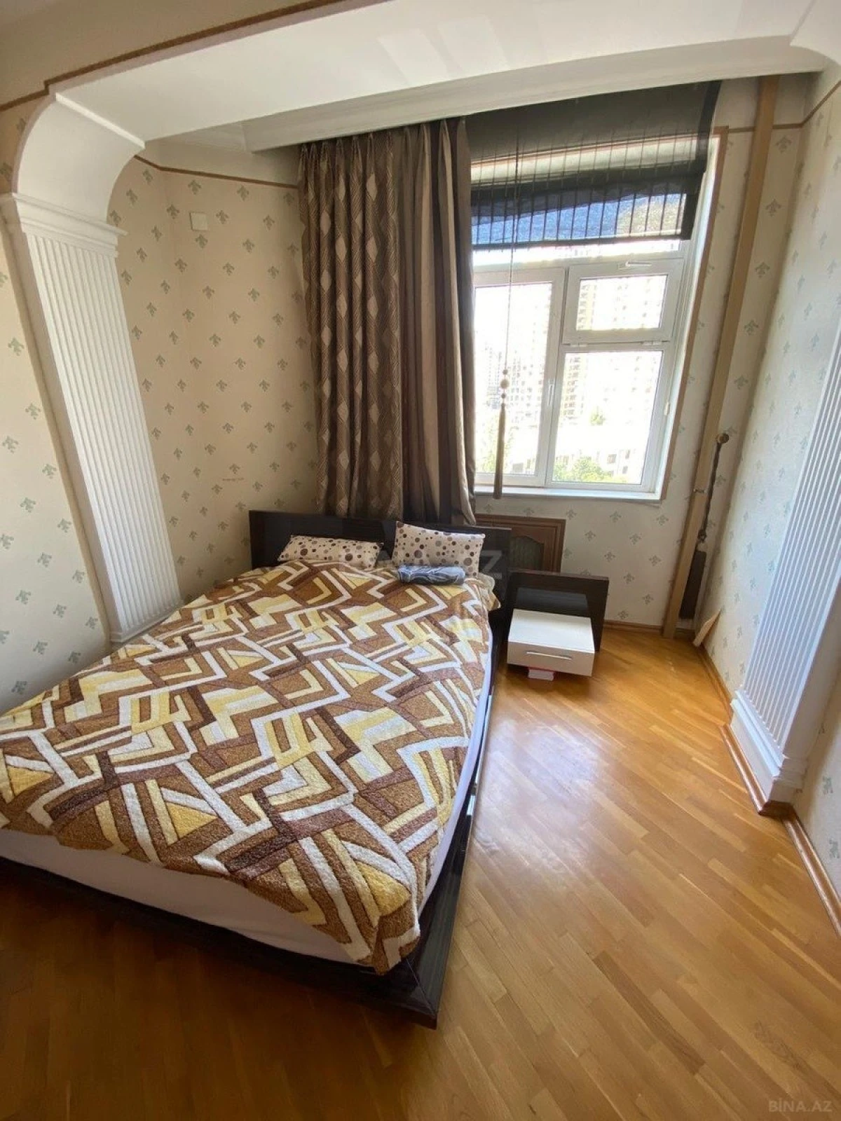Satılır 3 otaqlı mənzil 160 m²