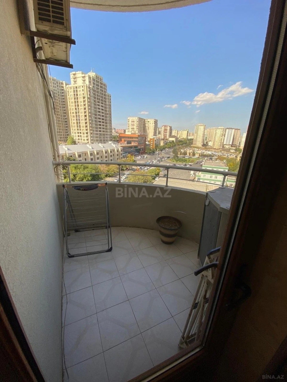 Satılır 3 otaqlı mənzil 160 m²