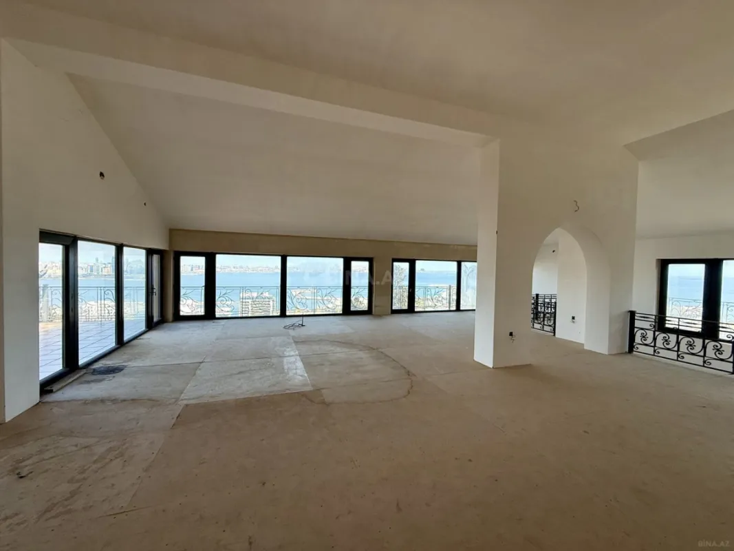 Satılır 9 otaqlı həyət evi 800 m²