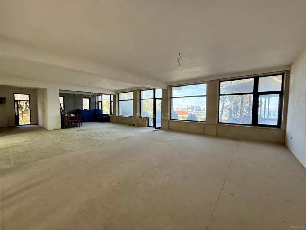 Satılır 9 otaqlı həyət evi 800 m²