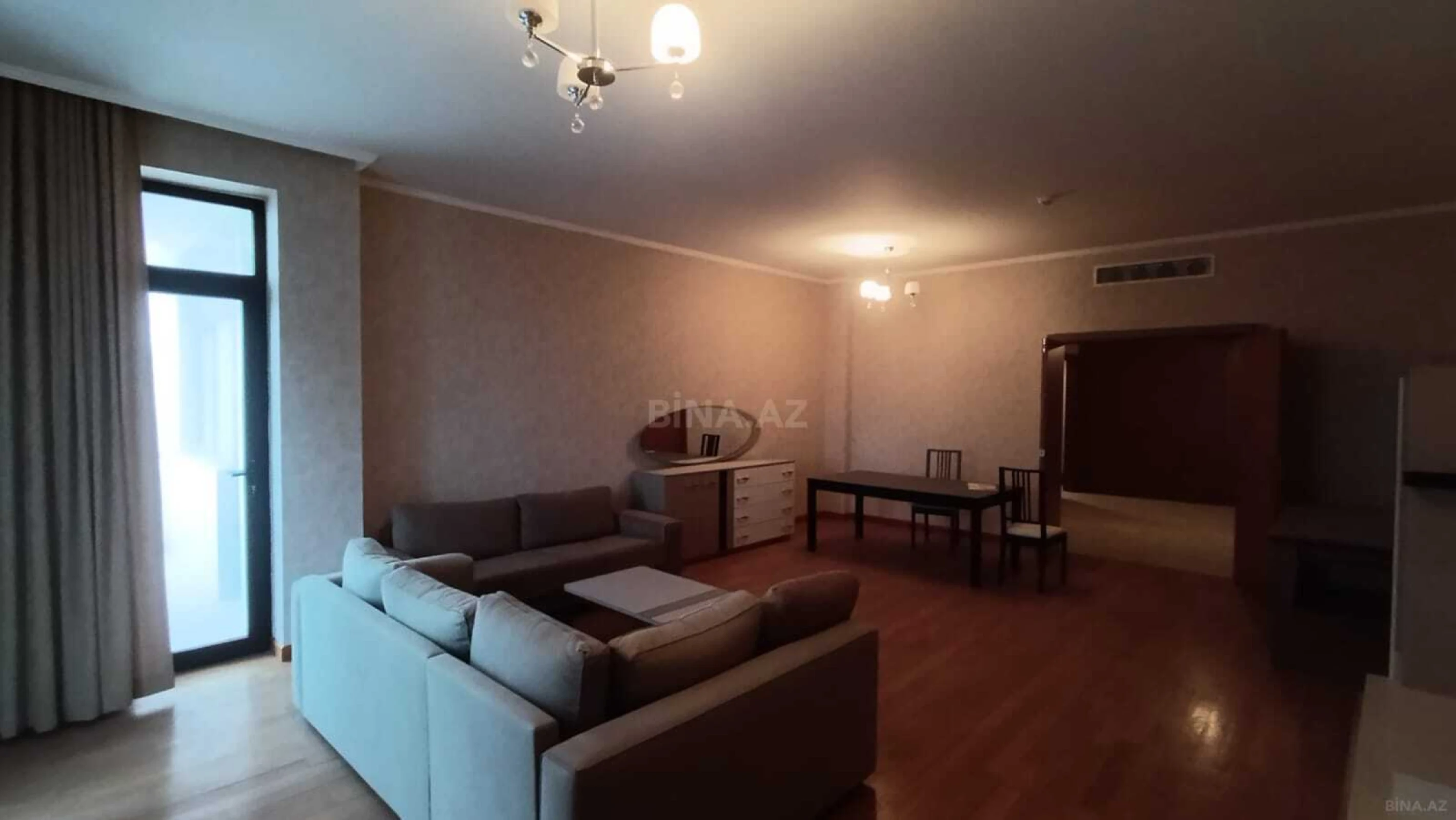 Satılır 3 otaqlı mənzil 170 m²