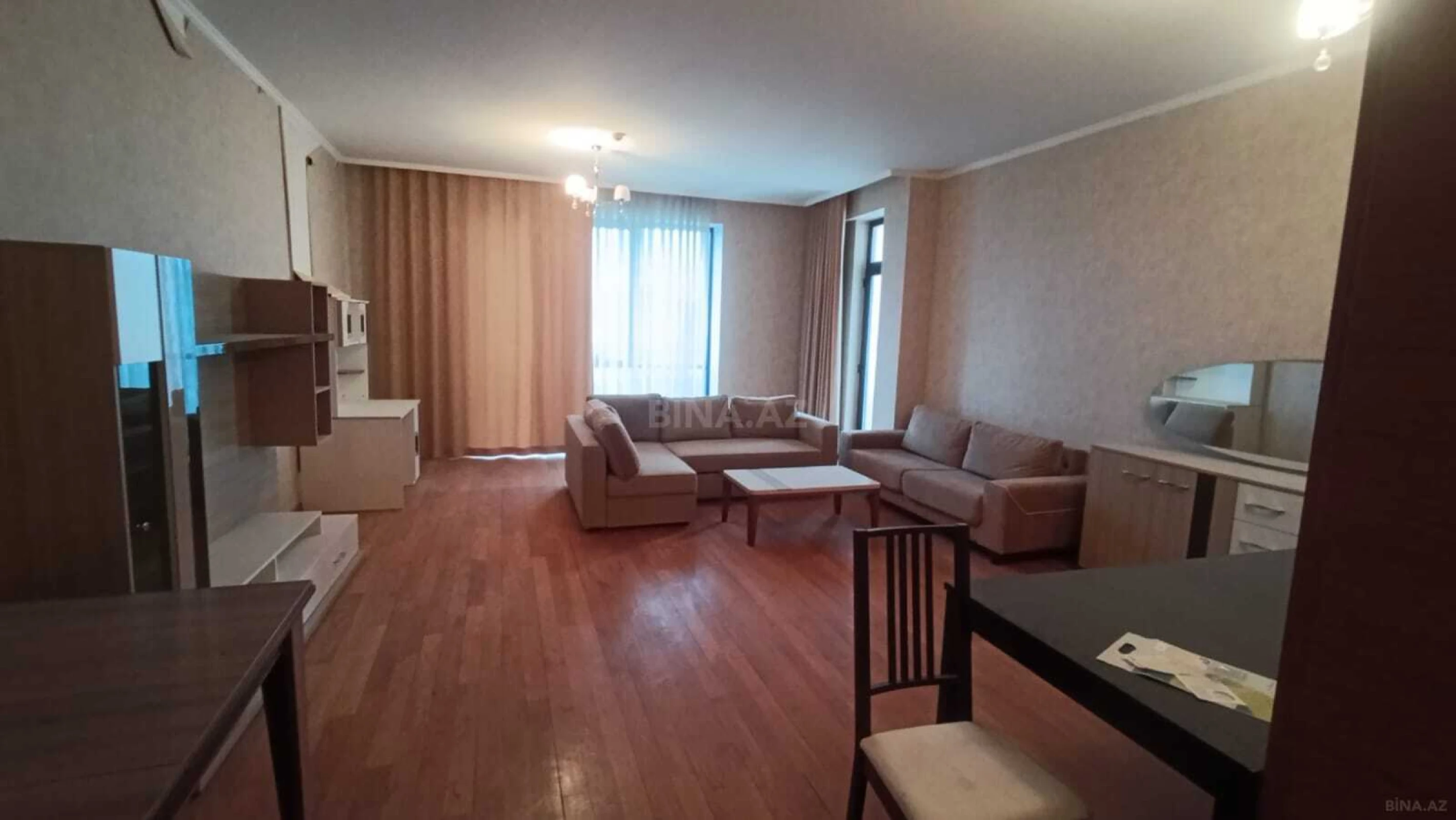 Satılır 3 otaqlı mənzil 170 m²