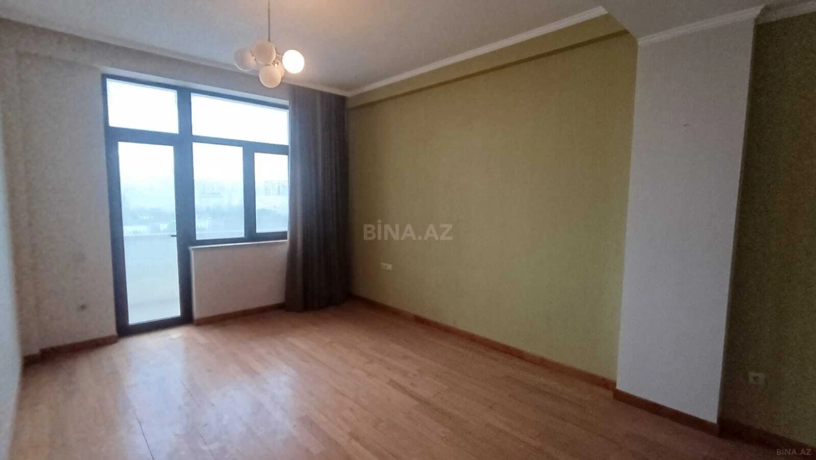 Satılır 3 otaqlı mənzil 170 m²