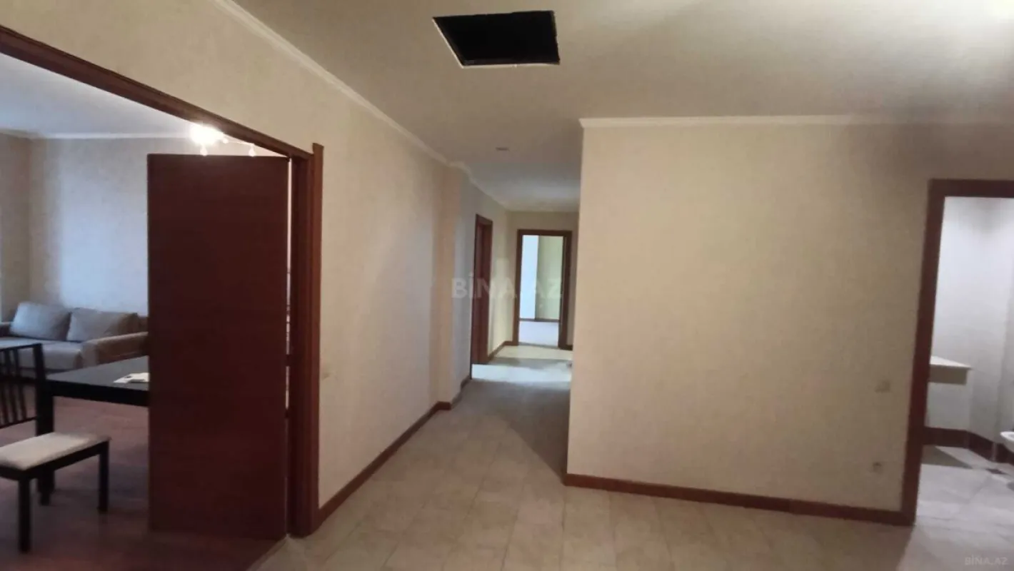 Satılır 3 otaqlı mənzil 170 m²