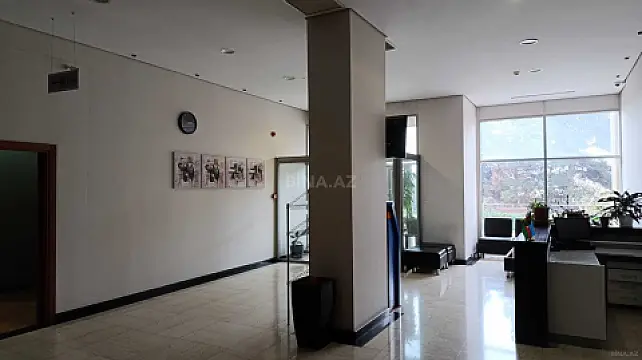 Satılır 3 otaqlı mənzil 170 m²