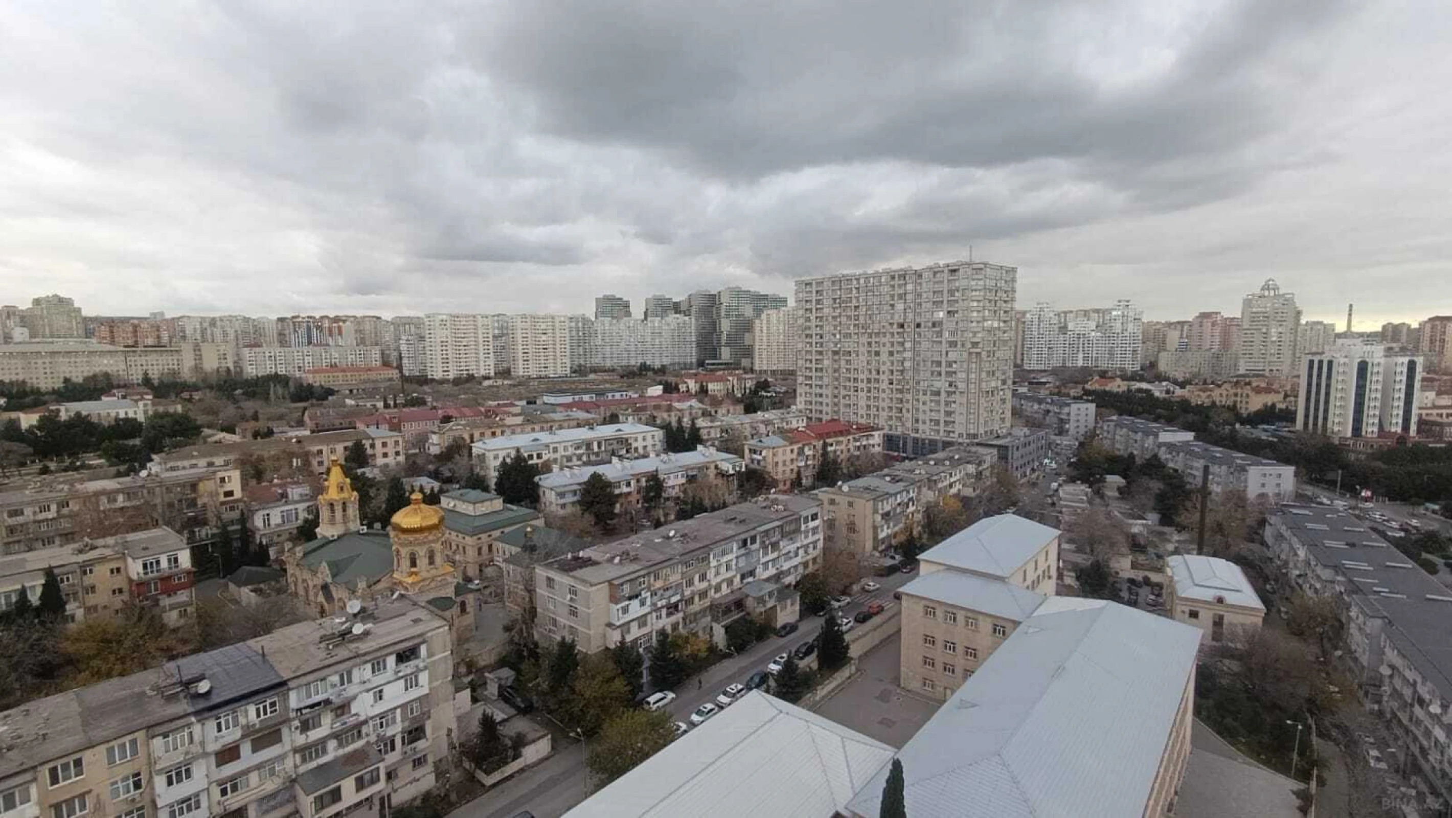 Satılır 3 otaqlı mənzil 170 m²