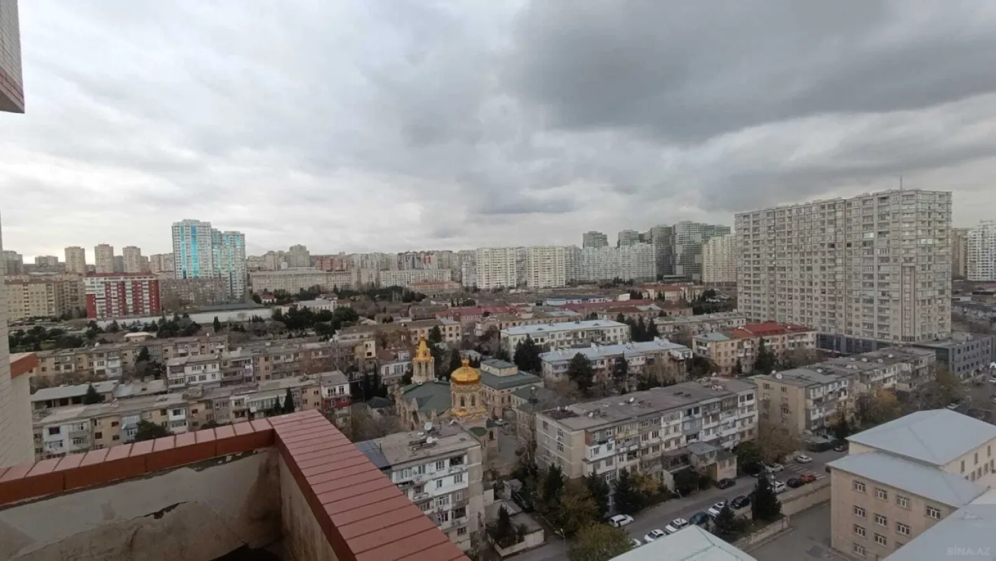 Satılır 3 otaqlı mənzil 170 m²