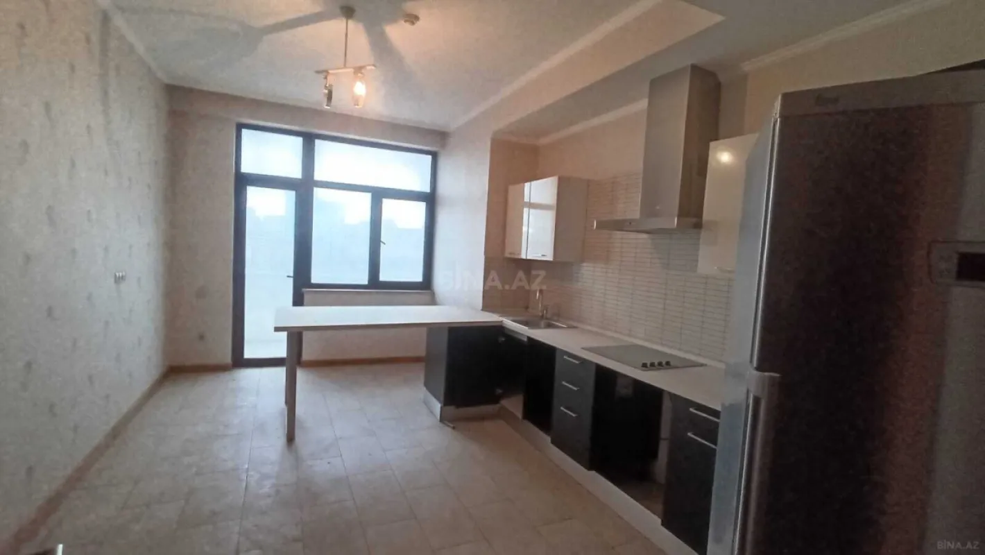 Satılır 3 otaqlı mənzil 170 m²