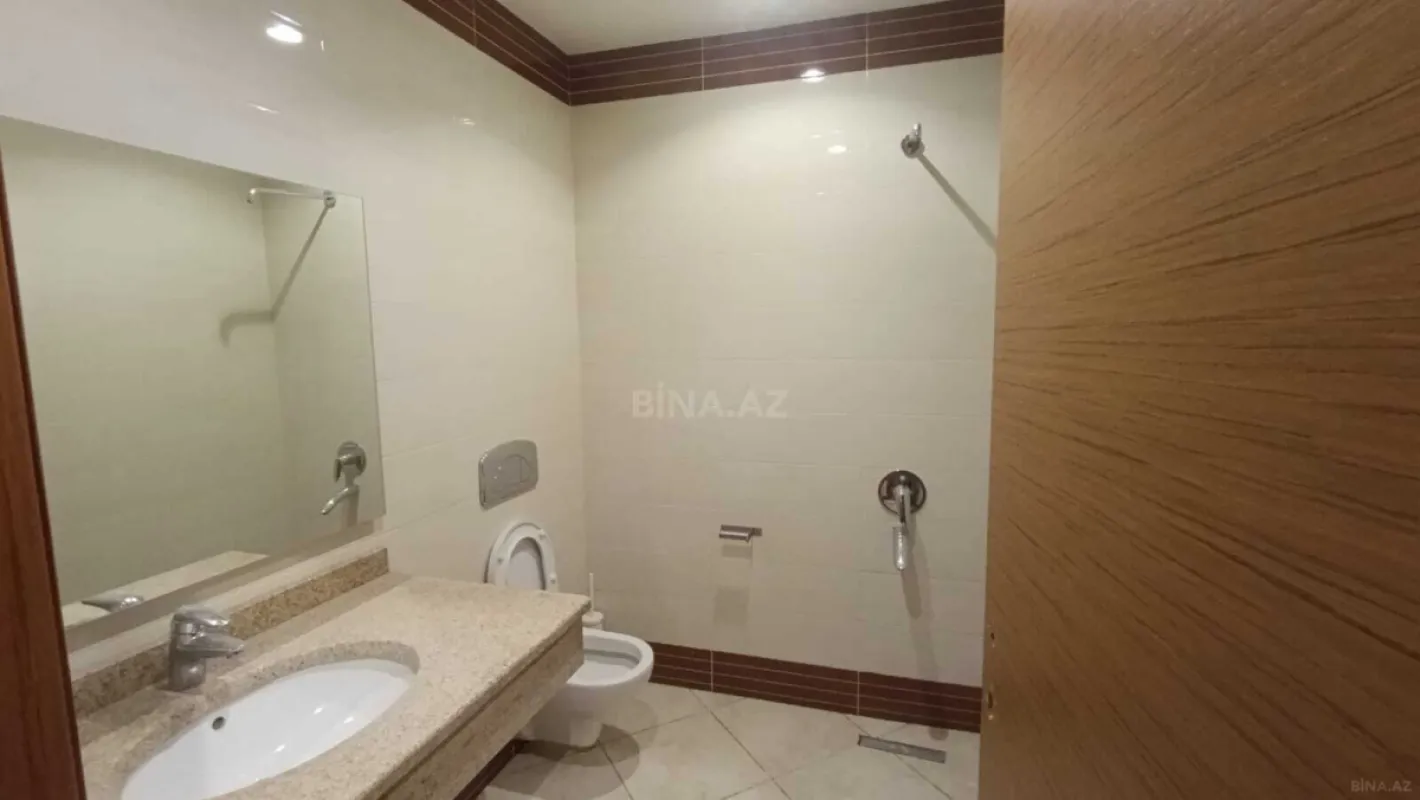 Satılır 3 otaqlı mənzil 170 m²