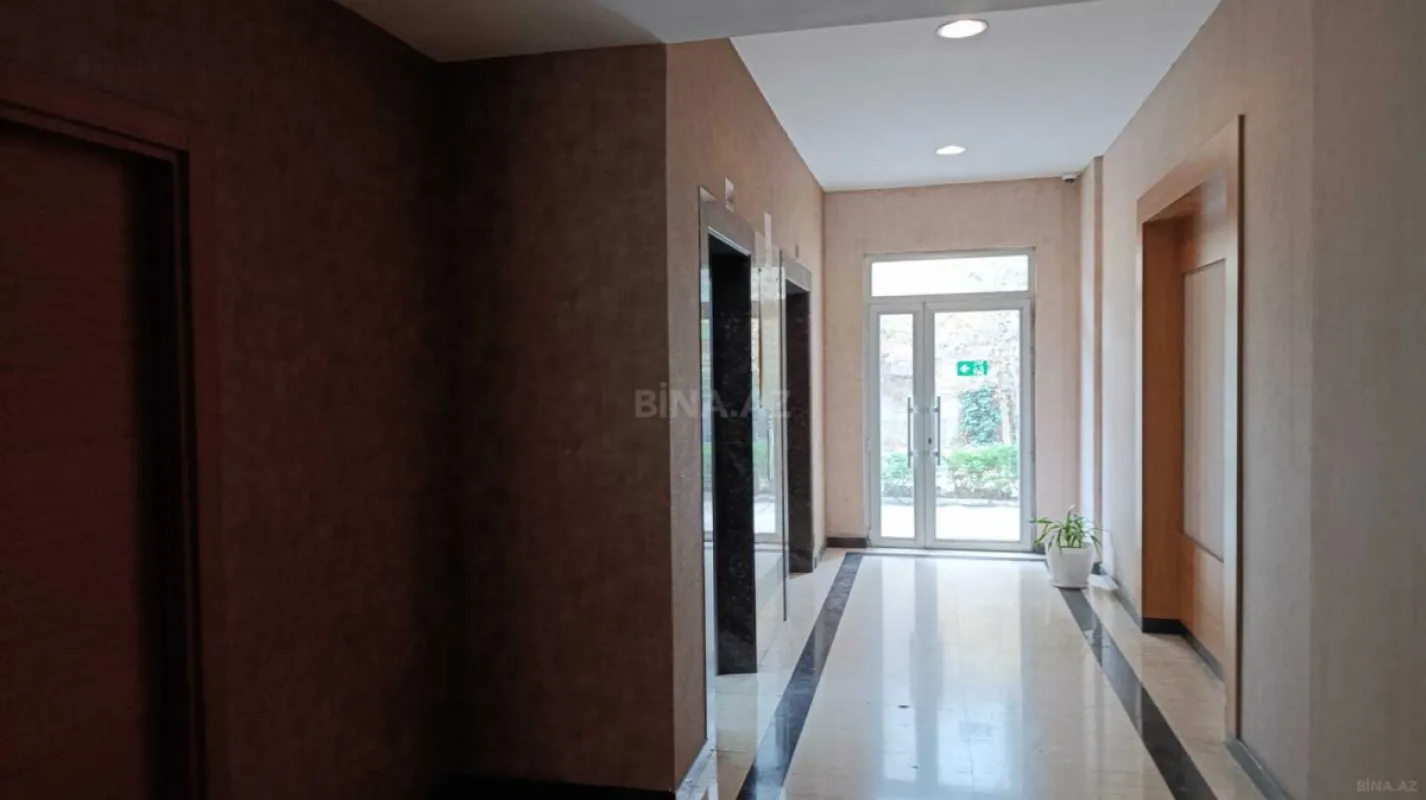 Satılır 3 otaqlı mənzil 170 m²