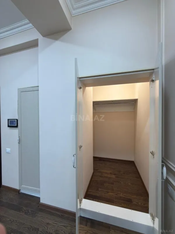 Satılır 3 otaqlı mənzil 120 m²