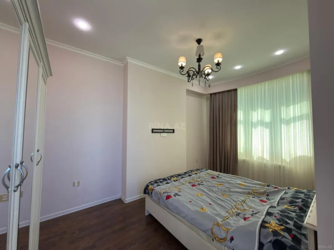 Satılır 3 otaqlı mənzil 120 m²