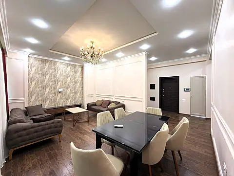 Satılır 3 otaqlı mənzil 120 m²