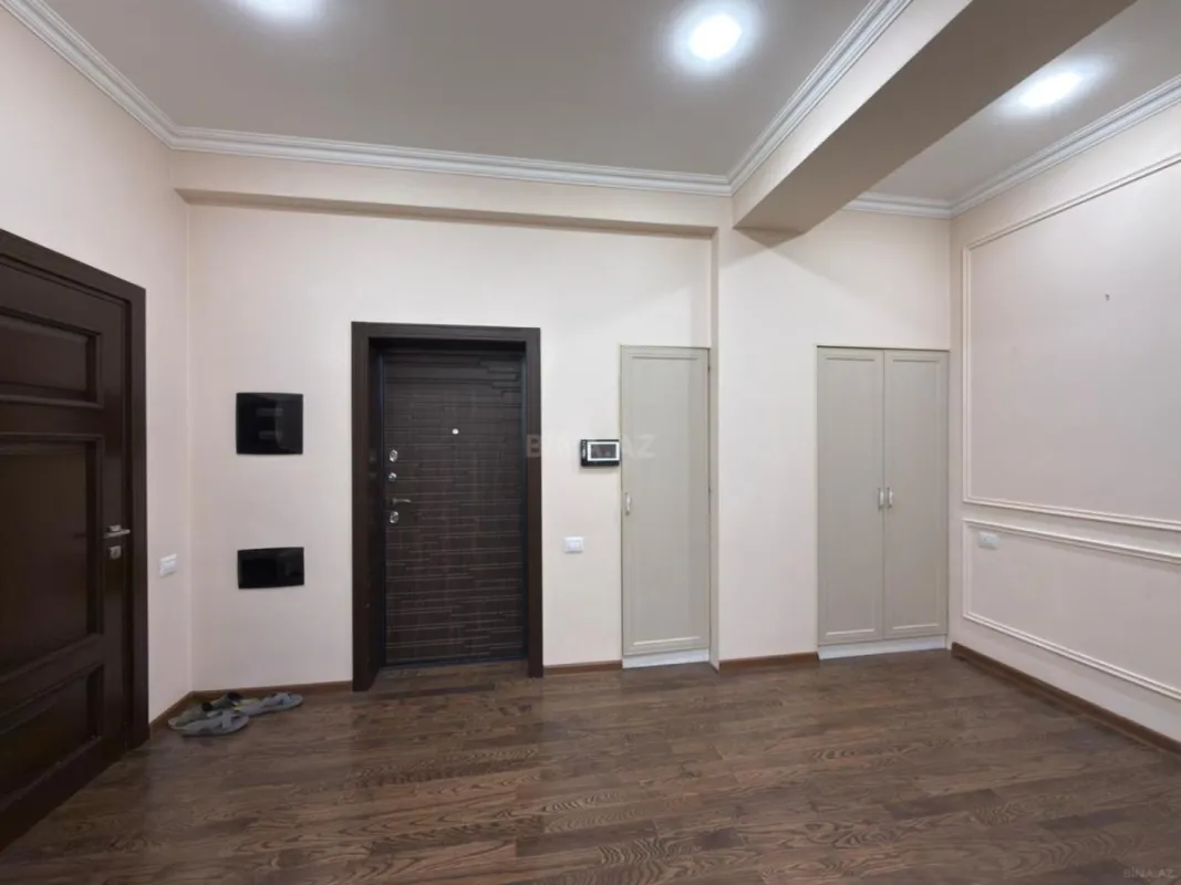 Satılır 3 otaqlı mənzil 120 m²