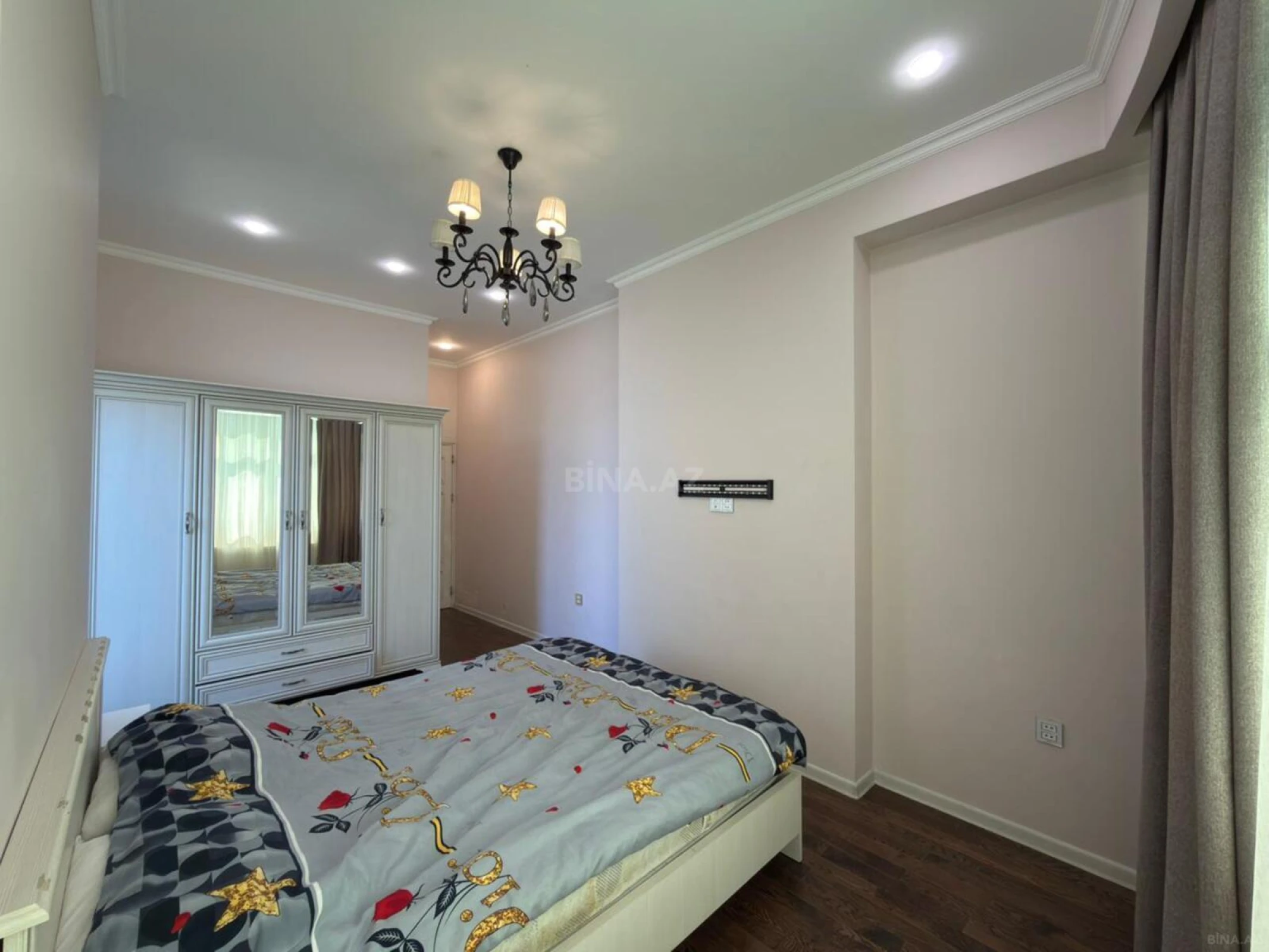 Satılır 3 otaqlı mənzil 120 m²