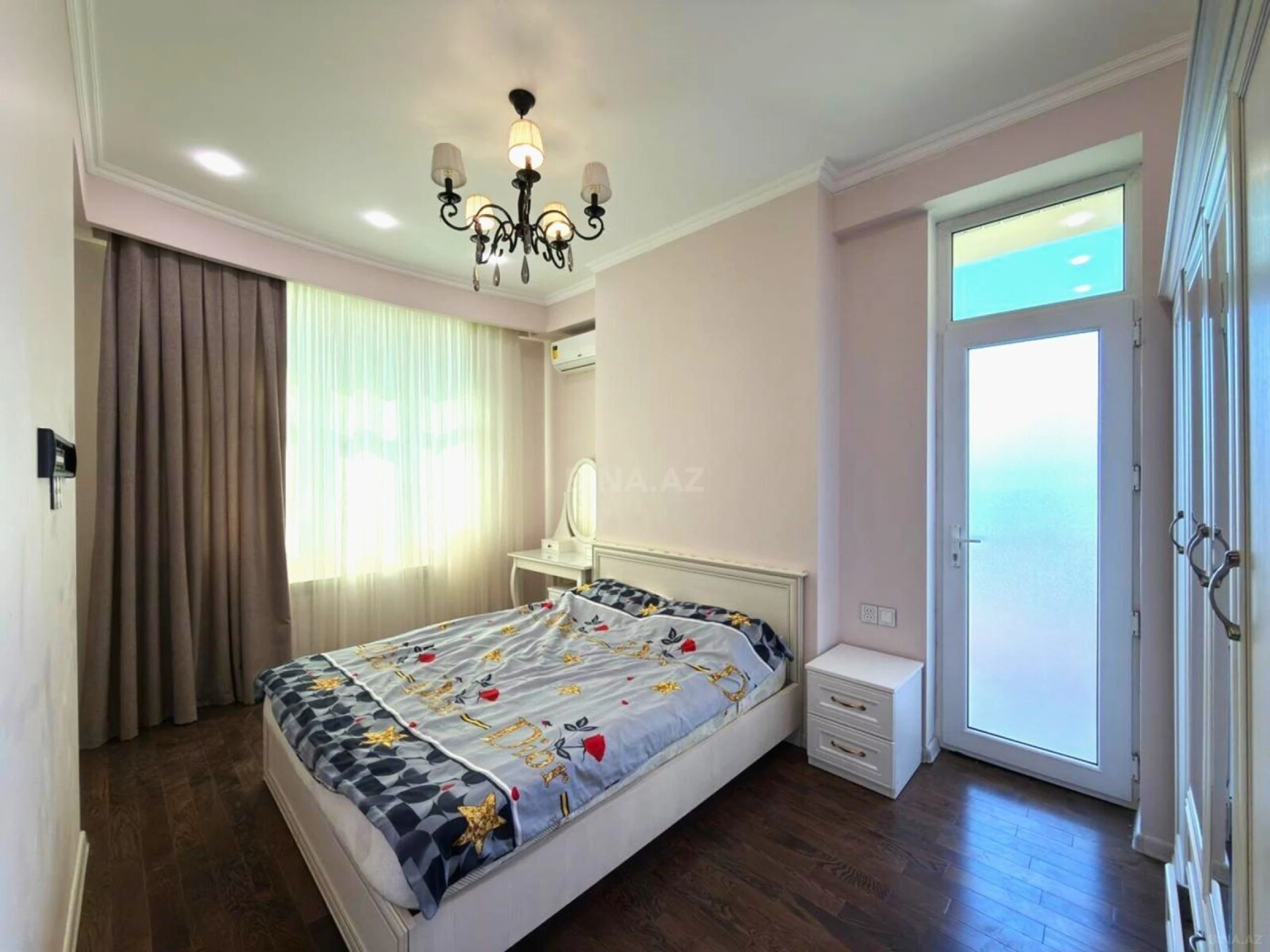 Satılır 3 otaqlı mənzil 120 m²