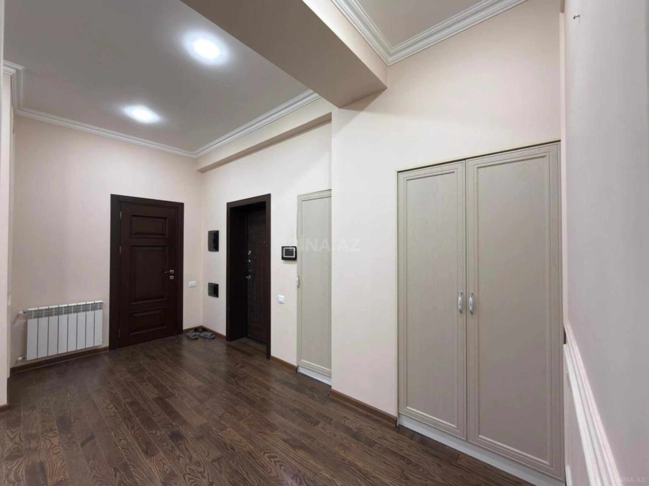 Satılır 3 otaqlı mənzil 120 m²