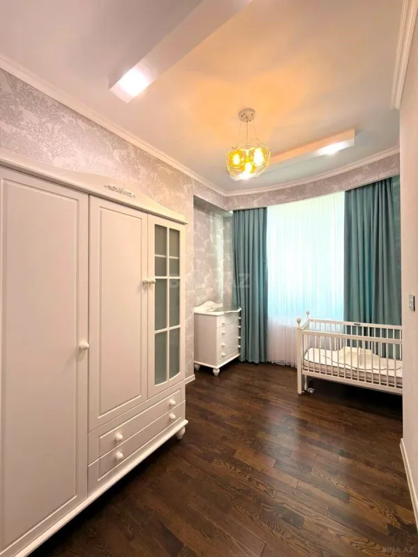 Satılır 3 otaqlı mənzil 120 m²