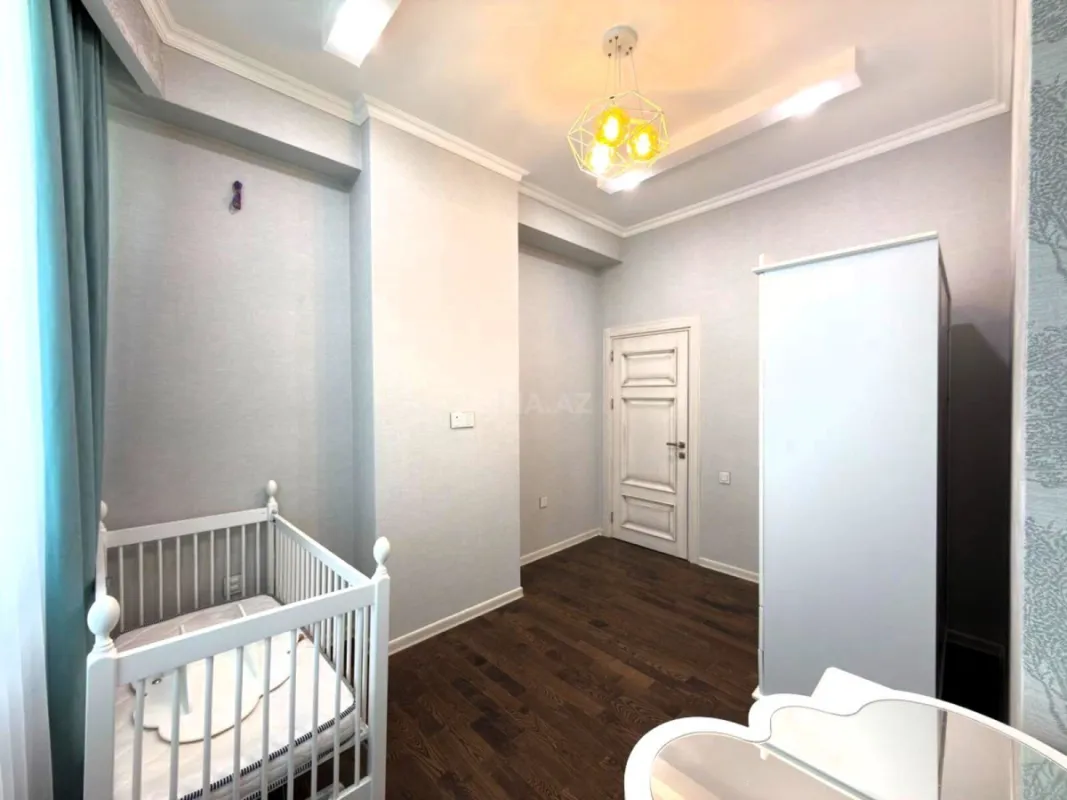 Satılır 3 otaqlı mənzil 120 m²
