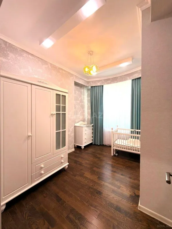 Satılır 3 otaqlı mənzil 120 m²