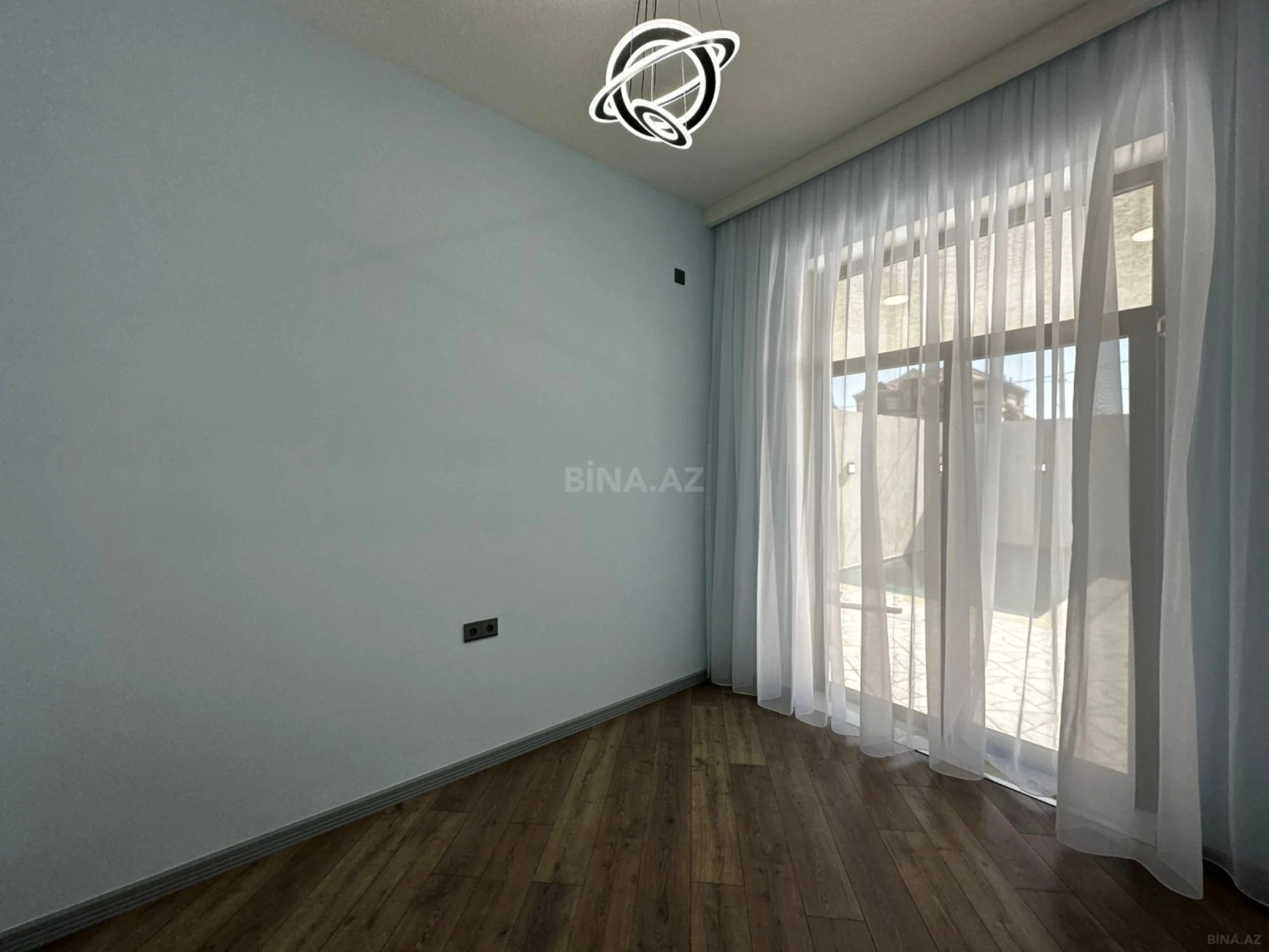 Satılır 4 otaqlı həyət evi 140 m²