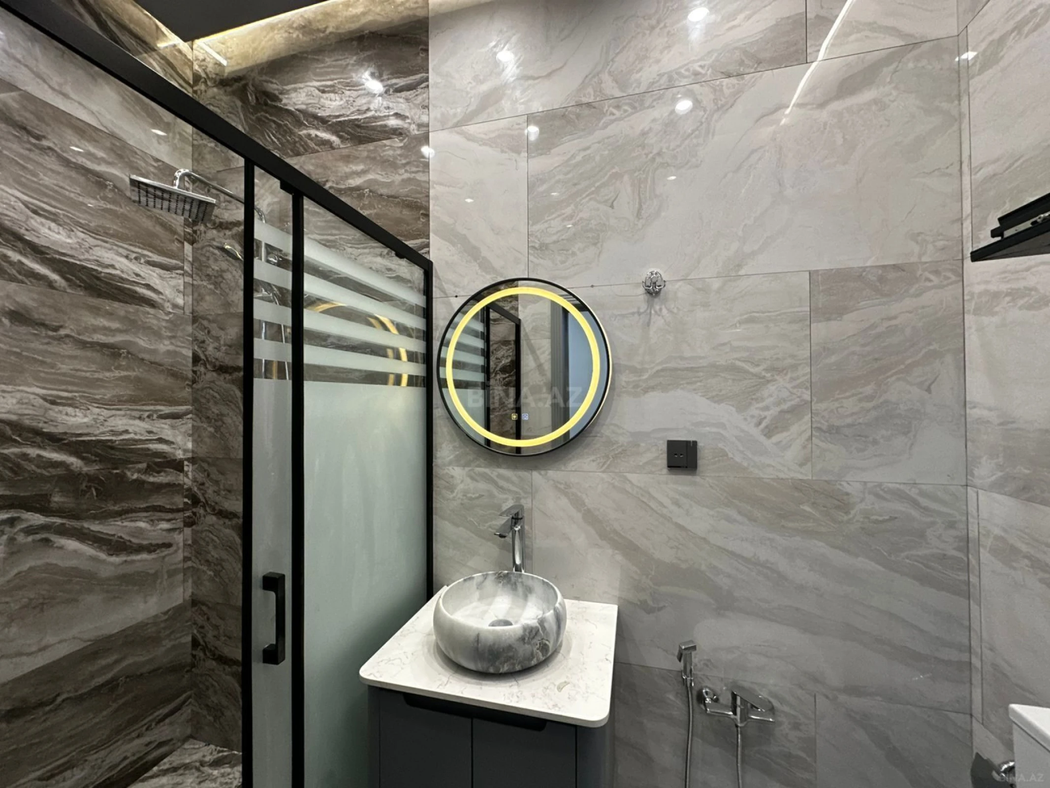 Satılır 4 otaqlı həyət evi 140 m²