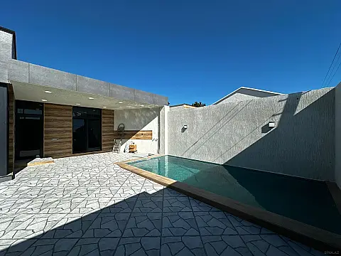 Satılır 4 otaqlı həyət evi 140 m²