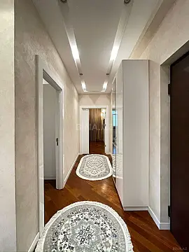 Satılır 2 otaqlı mənzil 82 m²