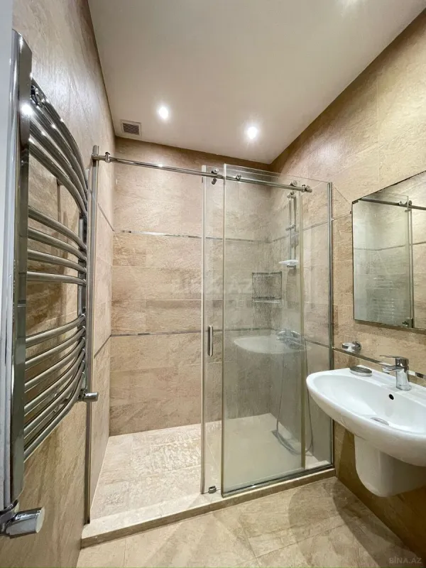 Satılır 2 otaqlı mənzil 82 m²