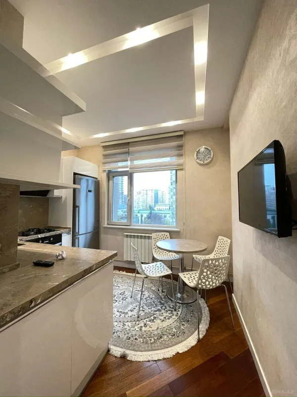 Satılır 2 otaqlı mənzil 82 m²