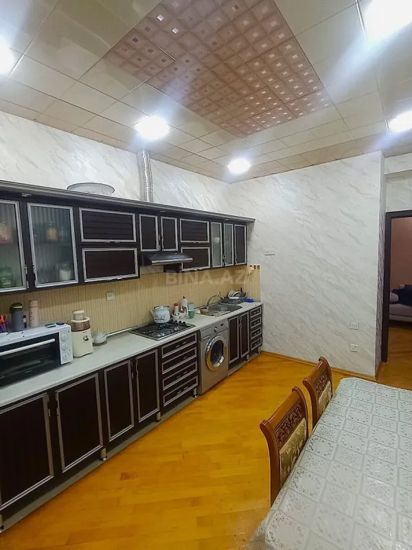 Satılır 3 otaqlı mənzil 140 m²