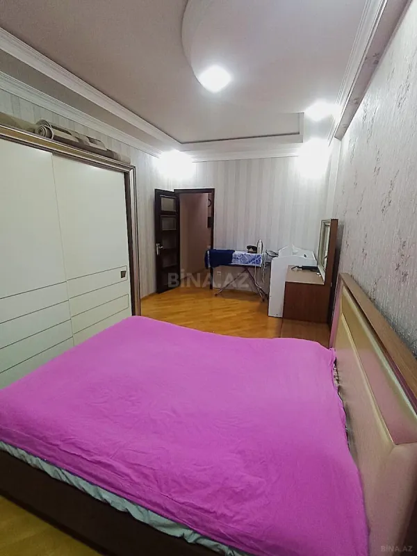 Satılır 3 otaqlı mənzil 140 m²