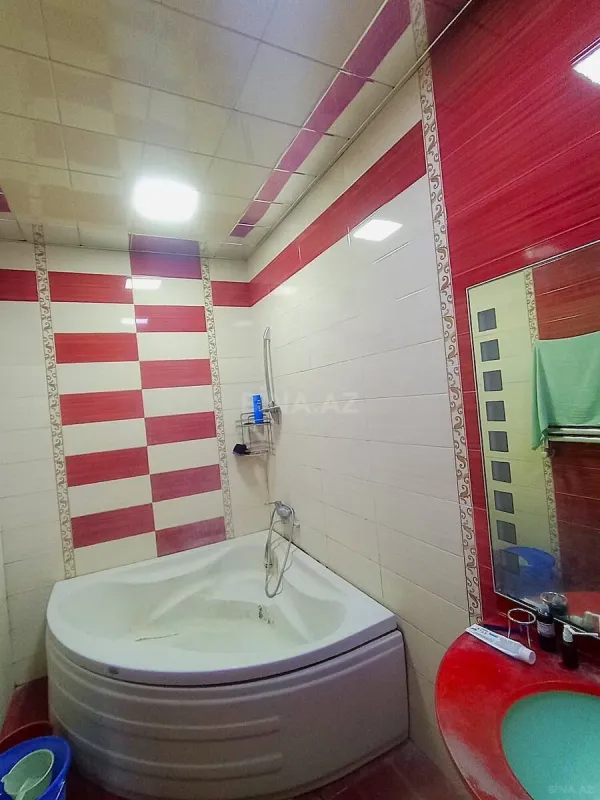 Satılır 3 otaqlı mənzil 140 m²