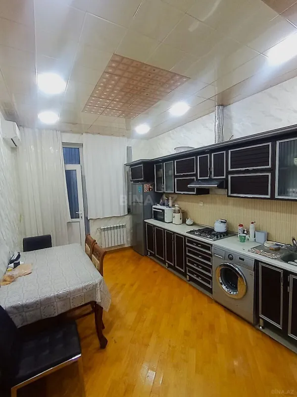 Satılır 3 otaqlı mənzil 140 m²