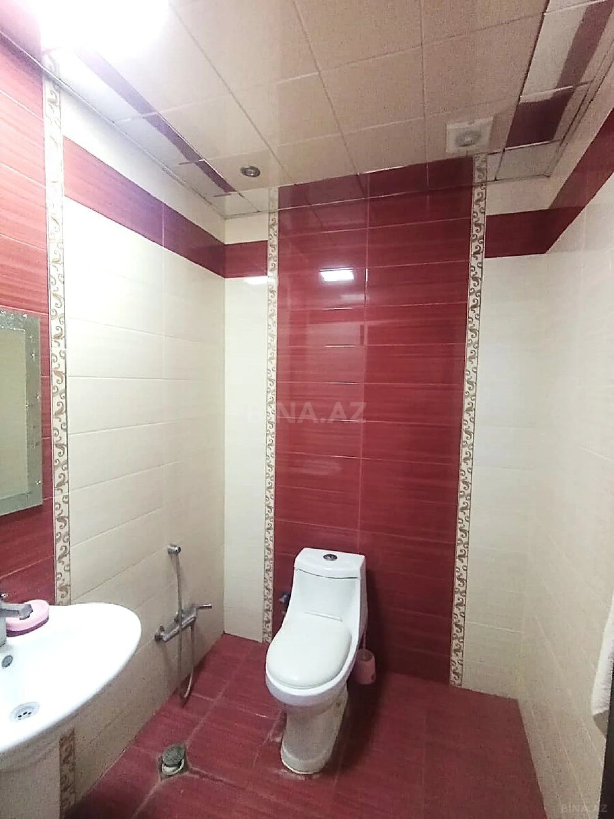 Satılır 3 otaqlı mənzil 140 m²