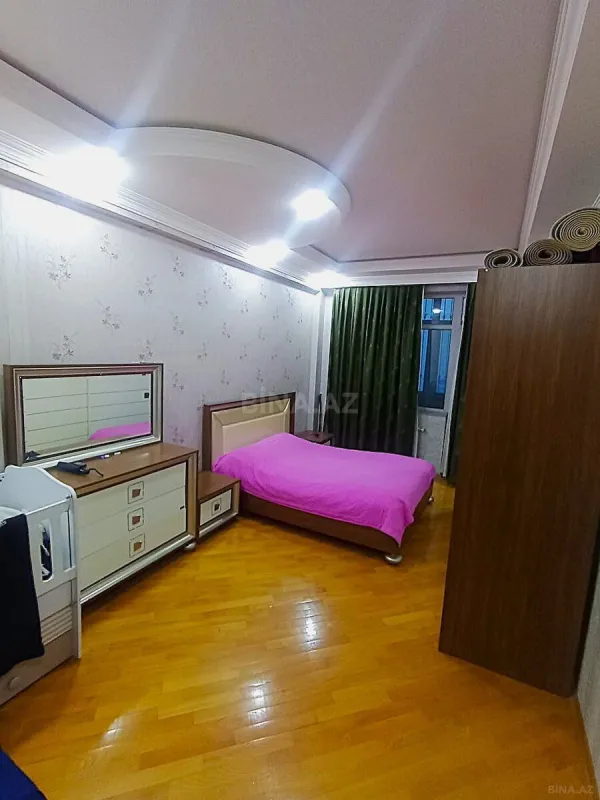 Satılır 3 otaqlı mənzil 140 m²