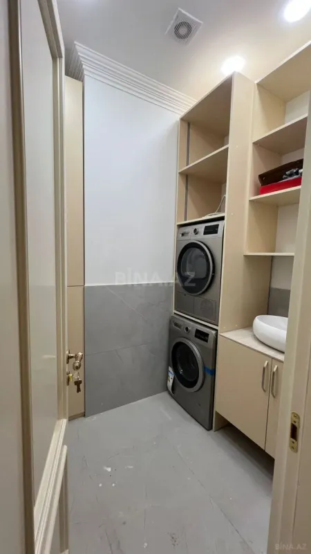 Kirayə verilir 7 otaqlı mənzil 450 m²