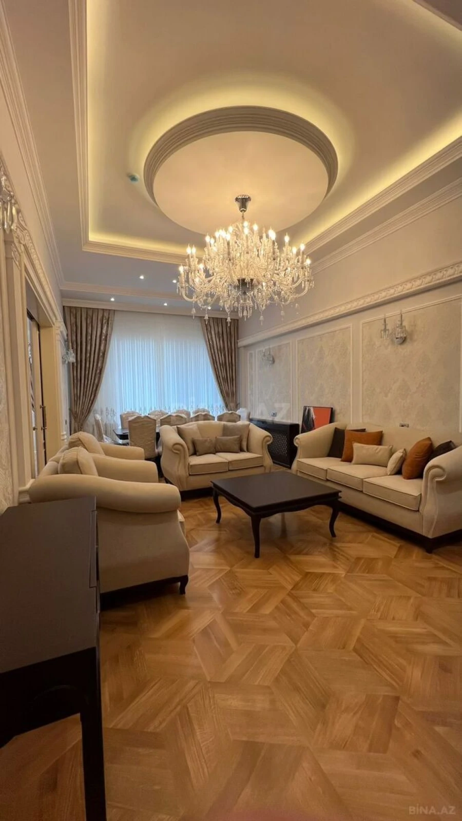 Kirayə verilir 7 otaqlı mənzil 450 m²