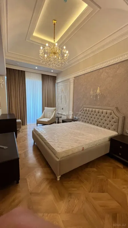 Kirayə verilir 7 otaqlı mənzil 450 m²