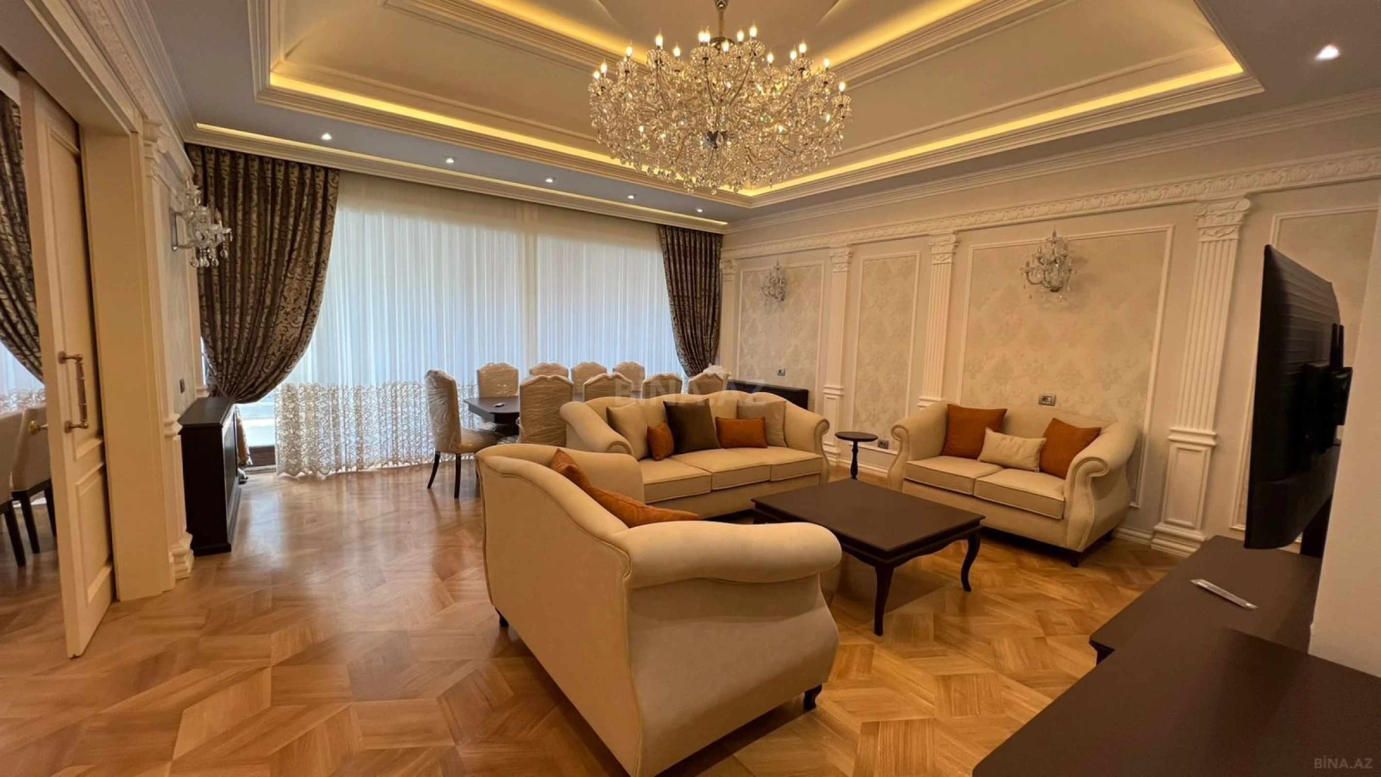 Kirayə verilir 7 otaqlı mənzil 450 m²