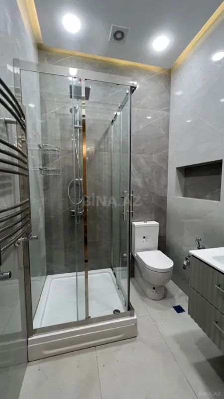 Kirayə verilir 7 otaqlı mənzil 450 m²