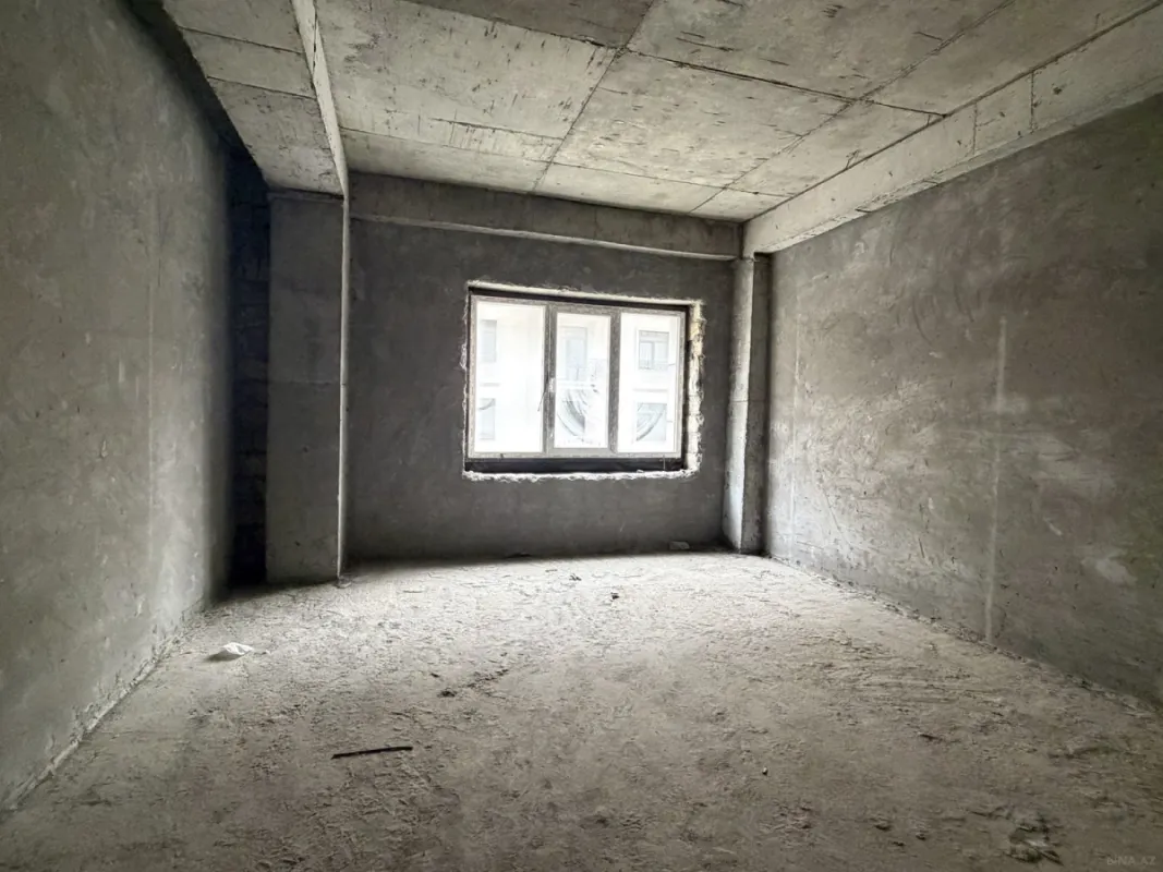Satılır 4 otaqlı mənzil 152 m²