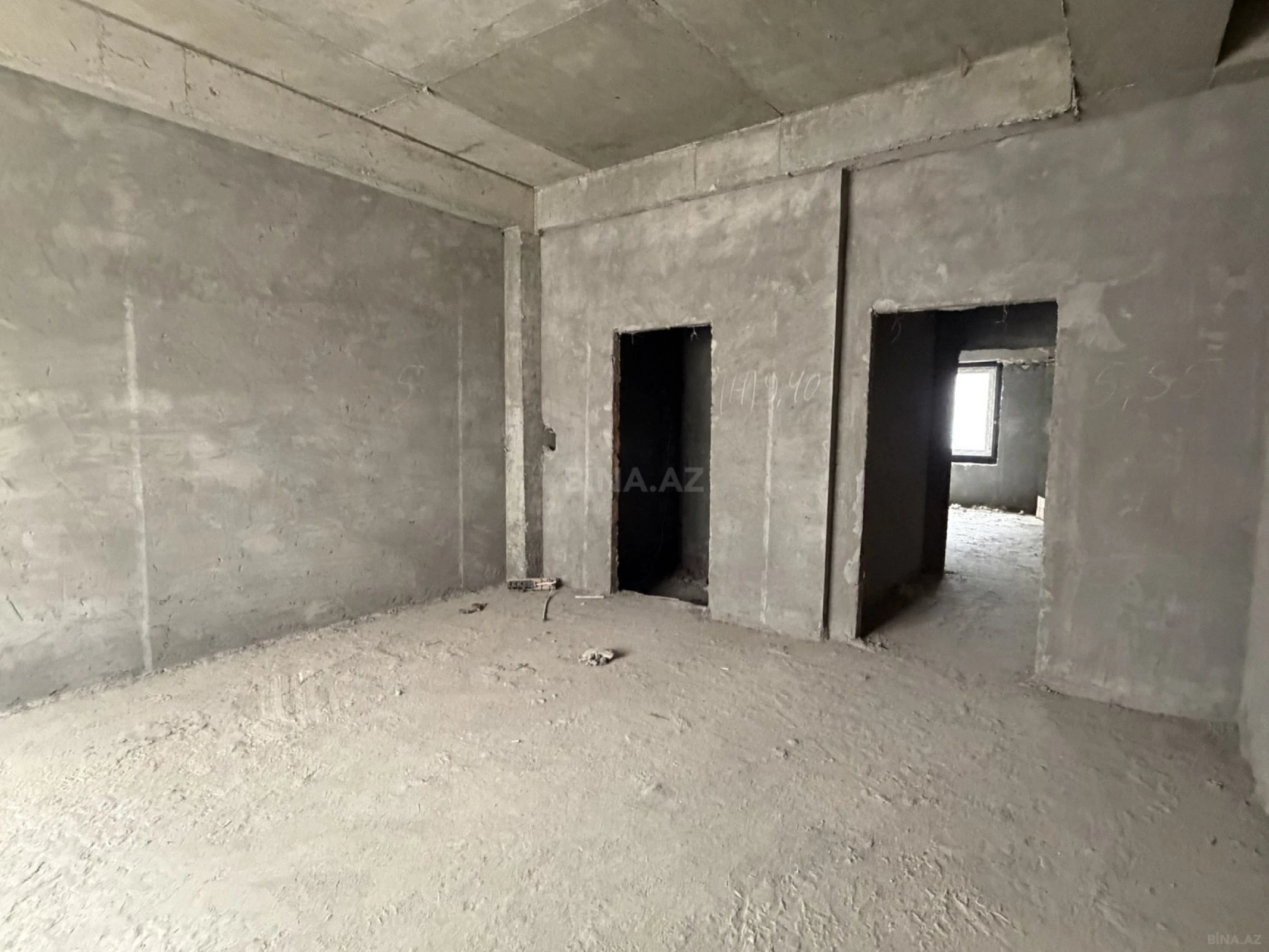 Satılır 4 otaqlı mənzil 152 m²