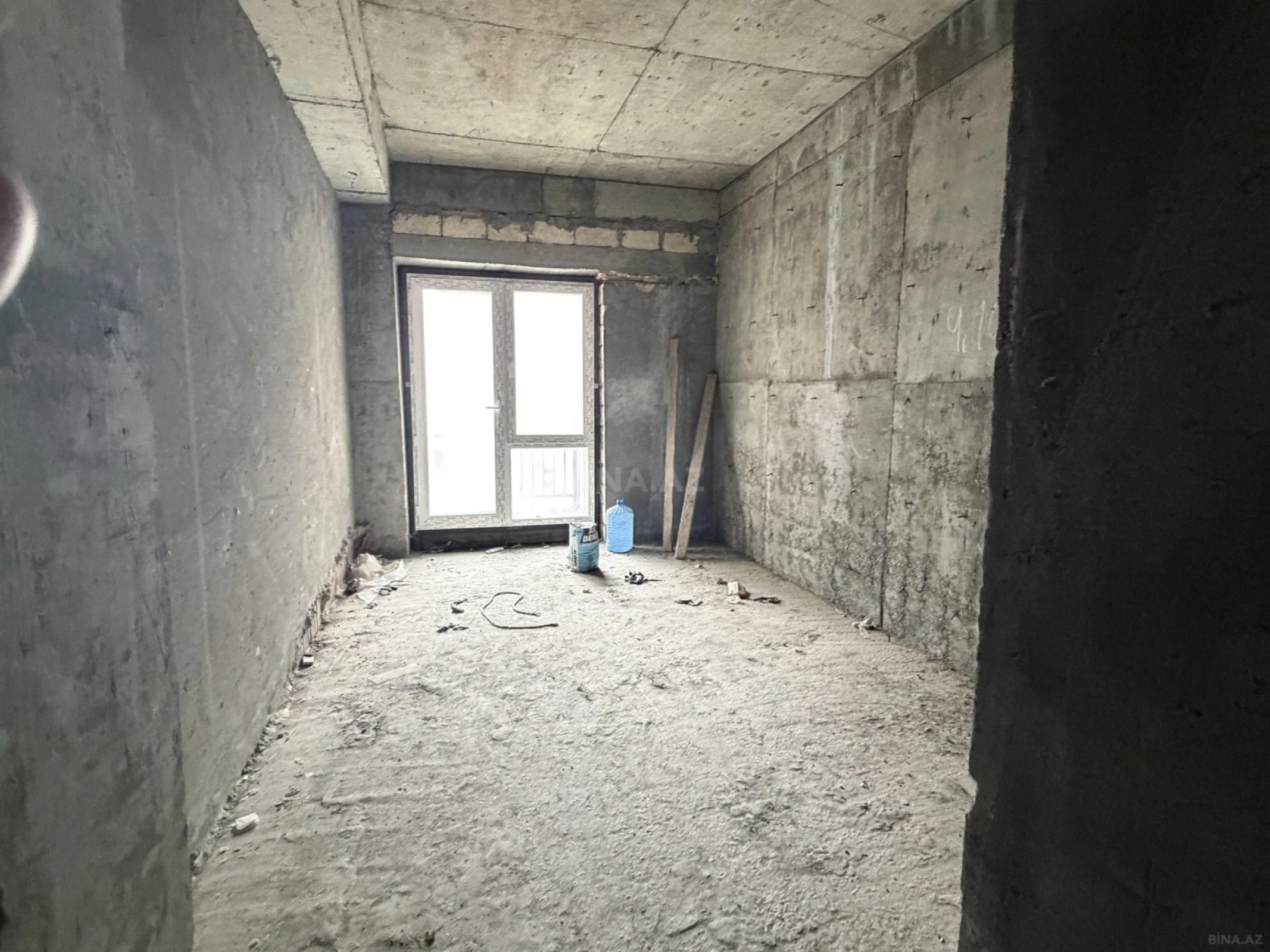 Satılır 4 otaqlı mənzil 152 m²